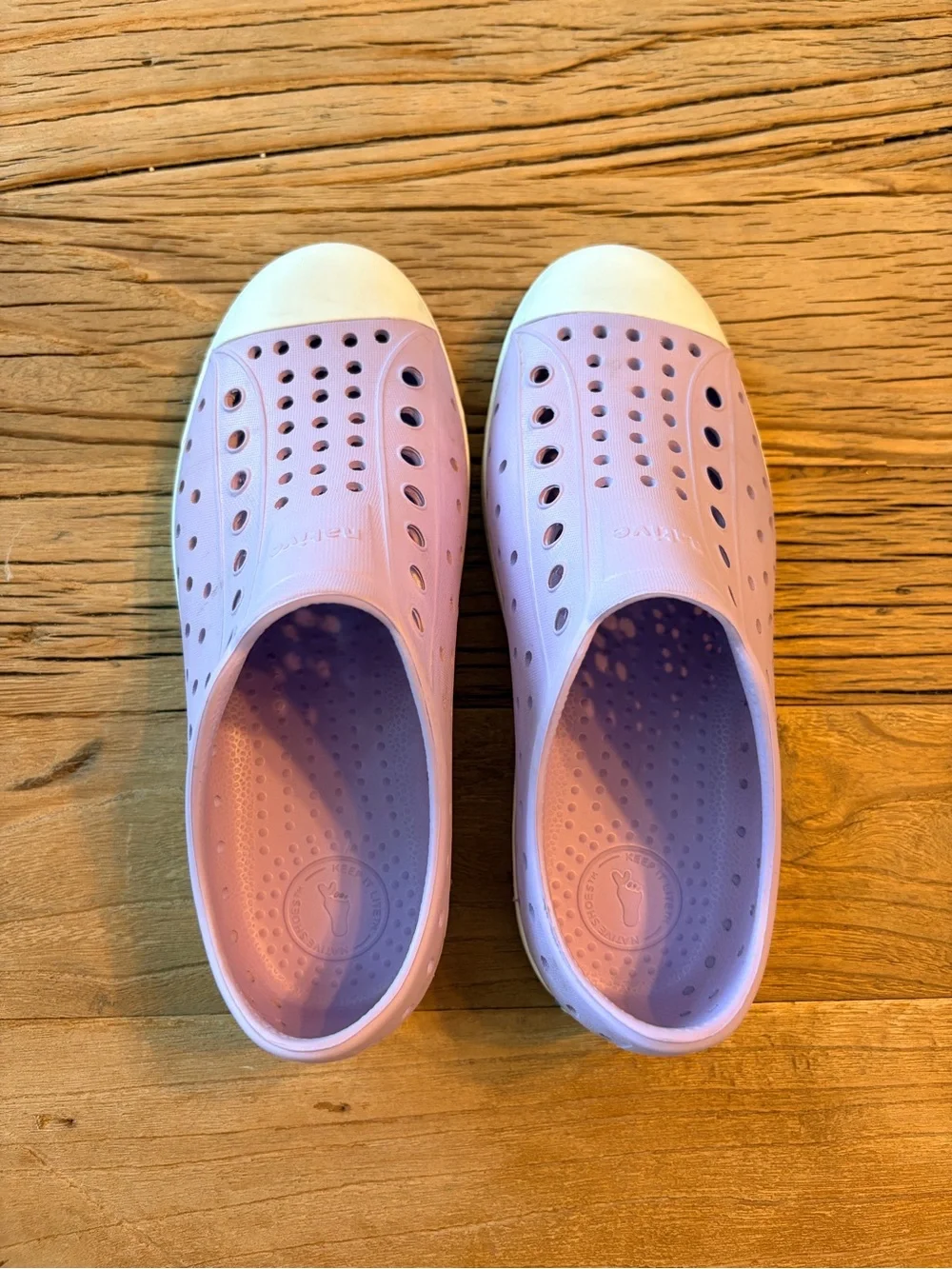 Native Kids Slip-On Shoes in Light Purple Sz 2